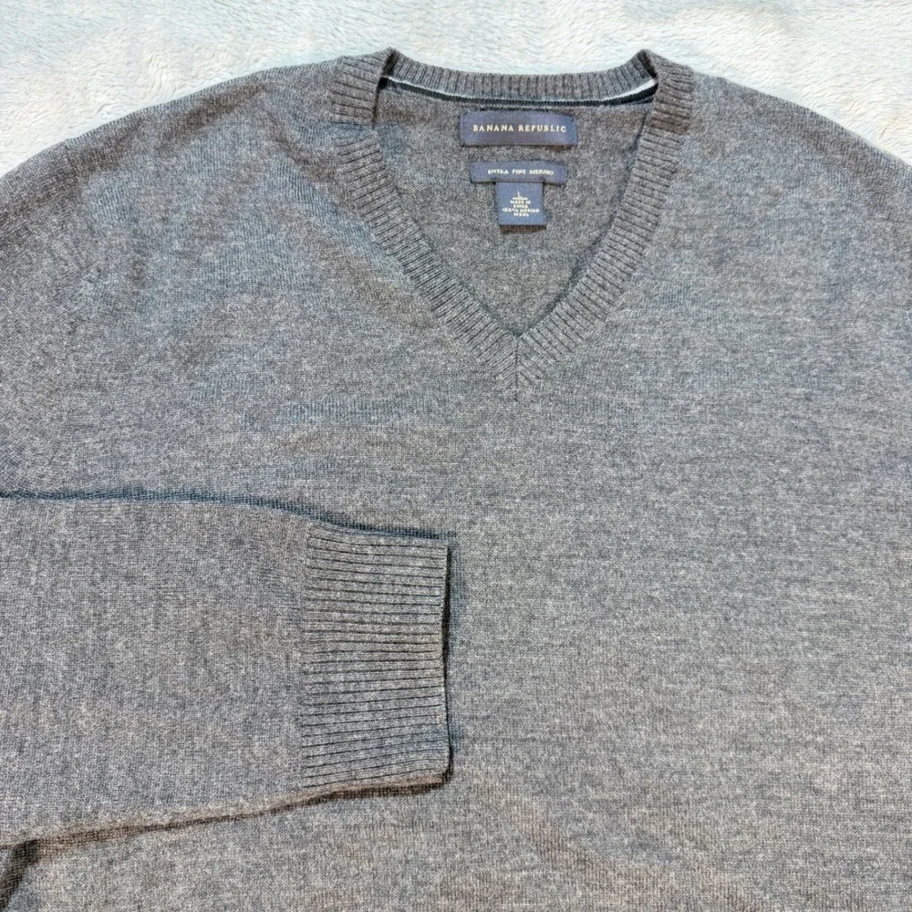 Banana‎ Republic Mens Extra Fine Merino Wool V Neck Sweater Dark Gray Size L